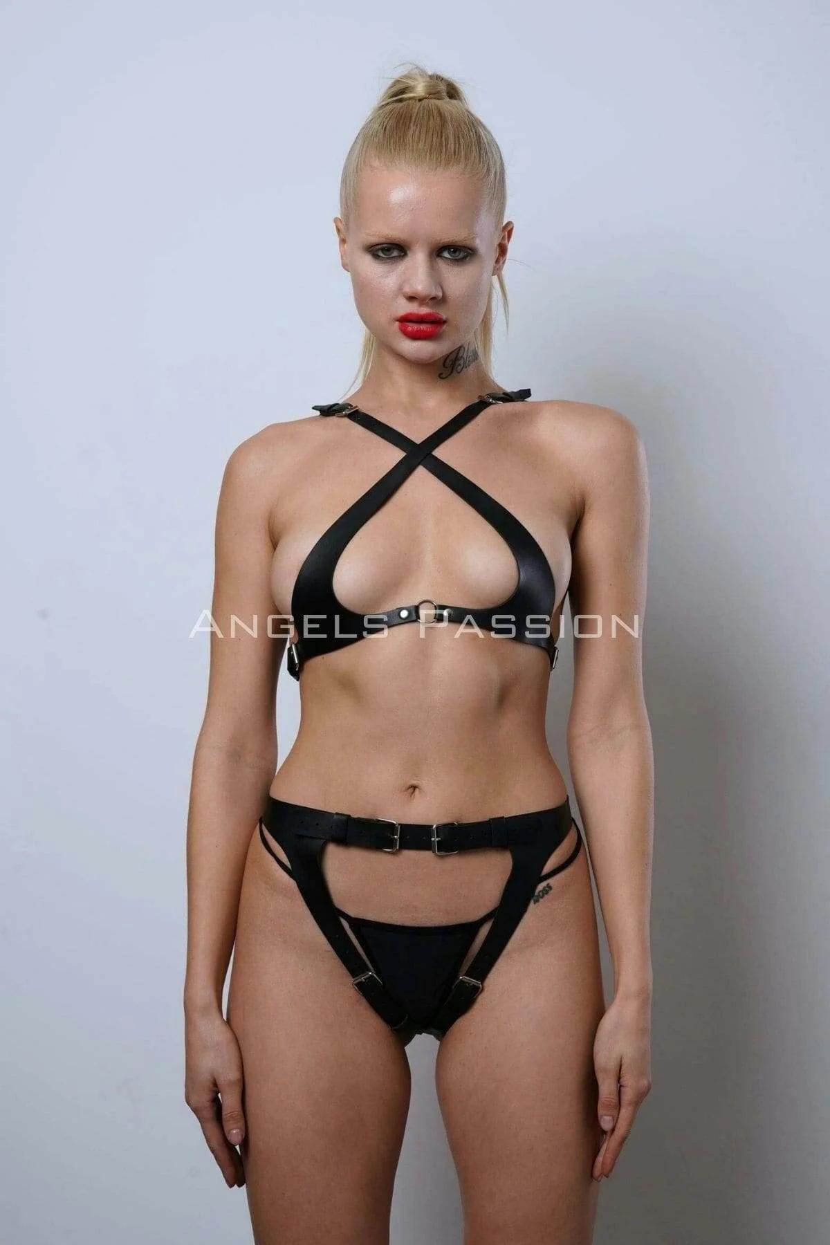 ឈុតអាវទ្រនាប់ Bralette បើកទ្រូង និងខោទ្រនាប់ចង្កេះខ្ពស់
