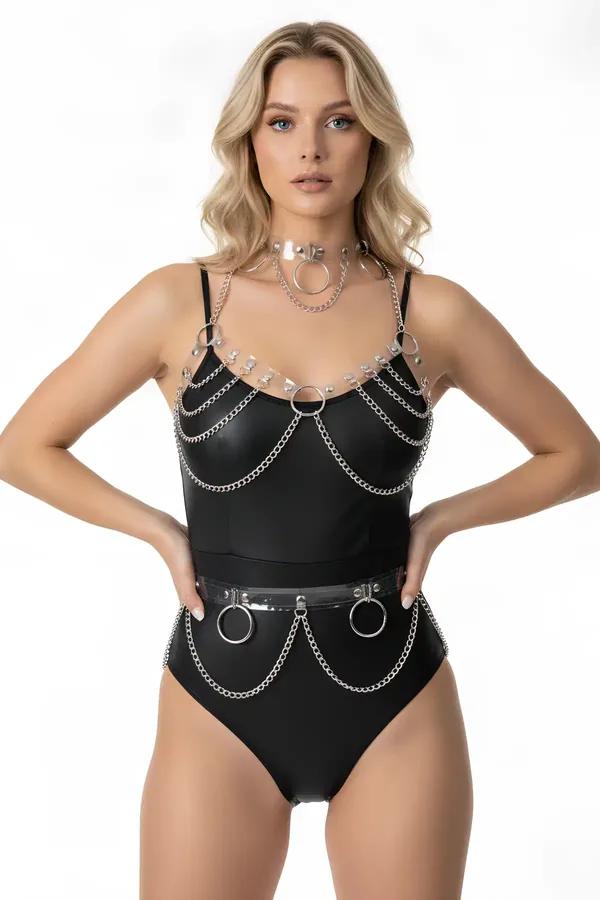 Şeffaf PVC bantlı gümüş zincirli harness takımı — choker, göğüs harnesi ve kemer, O-ring detaylı
