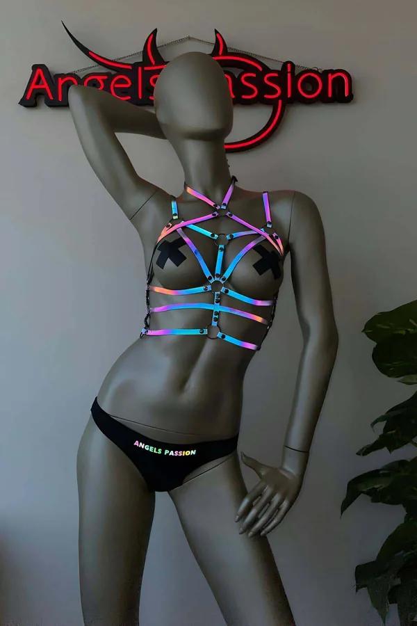 Reflektörlü vücut harnessi mavi mor neon yansımalı bantlar ve siyah metal O-ring geometrik çapraz desen