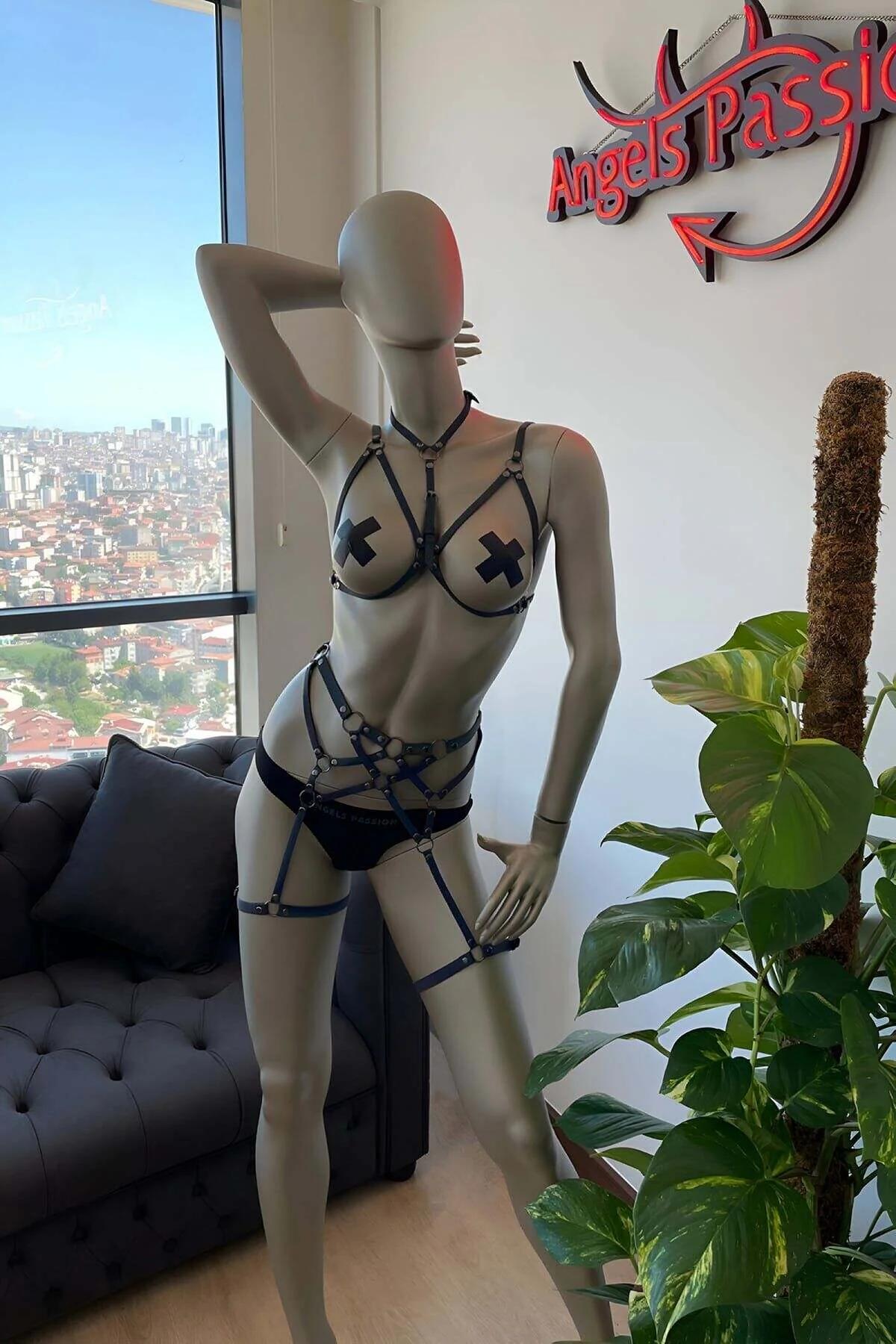 Holografik reflektörlü göğüs harnesi siyah bantlı gümüş toka detayı
