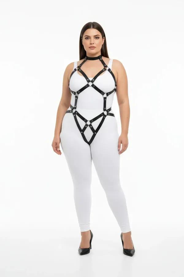 büyük beden siyah vegan deri harness takım choker ve metal halka detaylı vücut aksesuarı plus size model