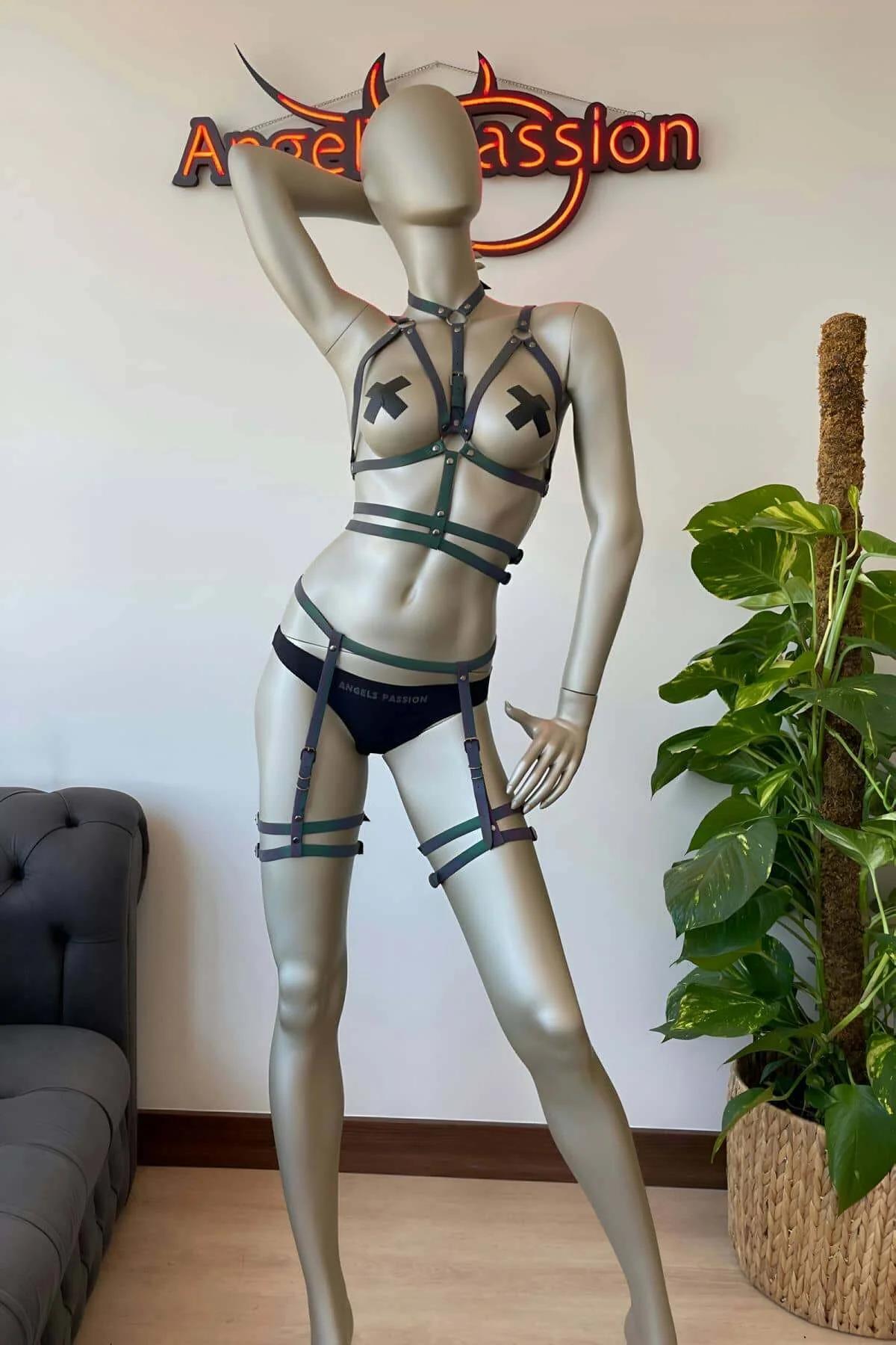 Siyah harness bralet jartiyer takım gündüz gümüş gökkuşağı yansıtıcı şerit görünüm