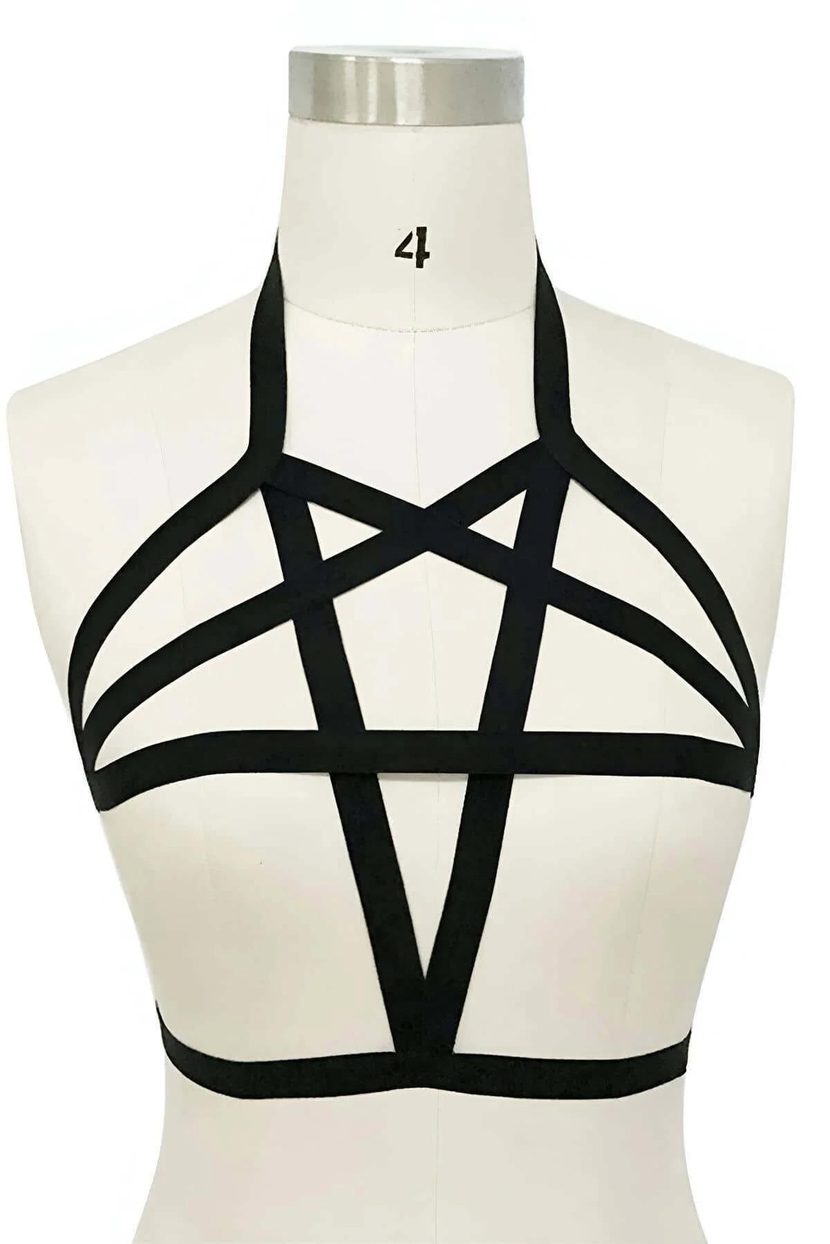 Siyah lastik harness beş köşeli yıldız silueti gösteren ön görünüm