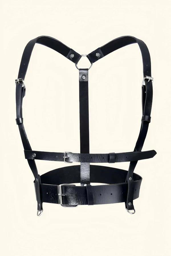 siyah vegan deri göğüs harness ve choker tasma takım, gümüş toka ve zincir detay, omuz askılı bel bandı