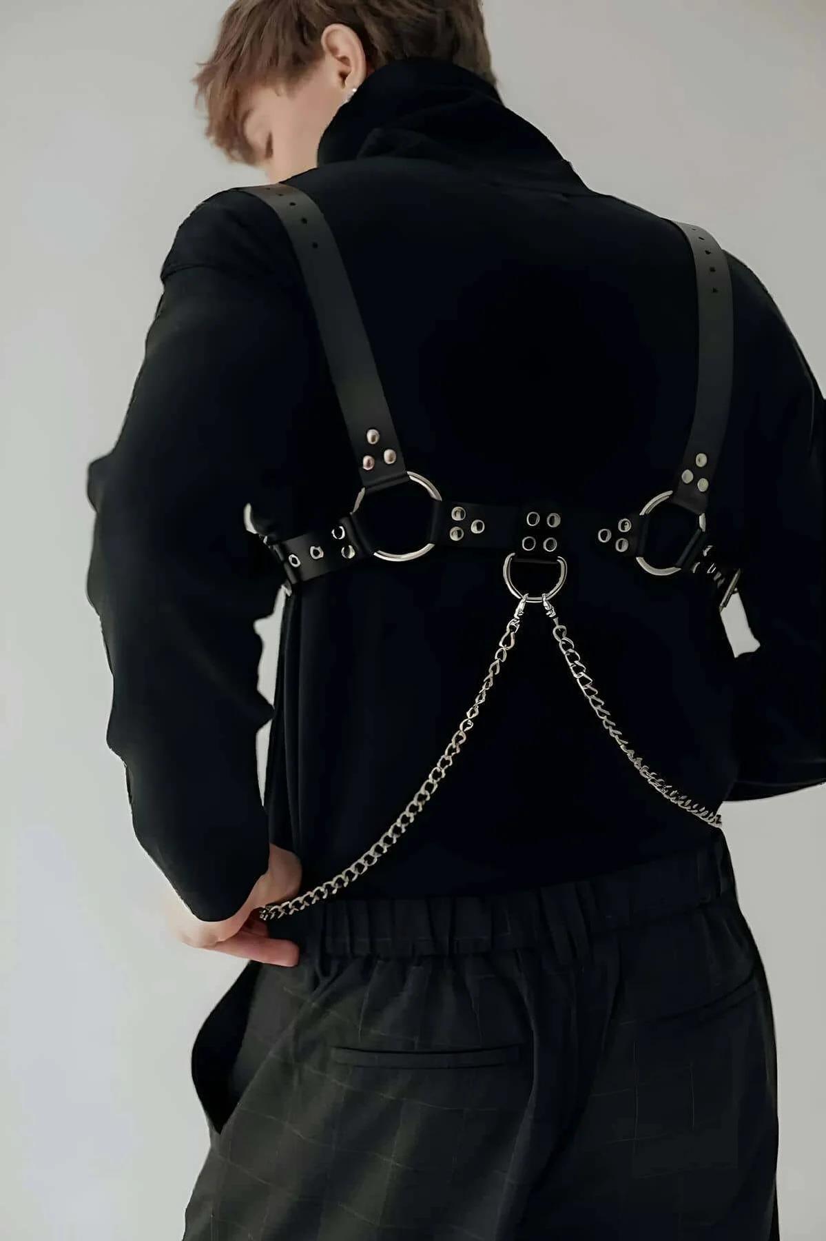 siyah PU bant erkek harness kemer kare perçin ve gümüş toka detayı