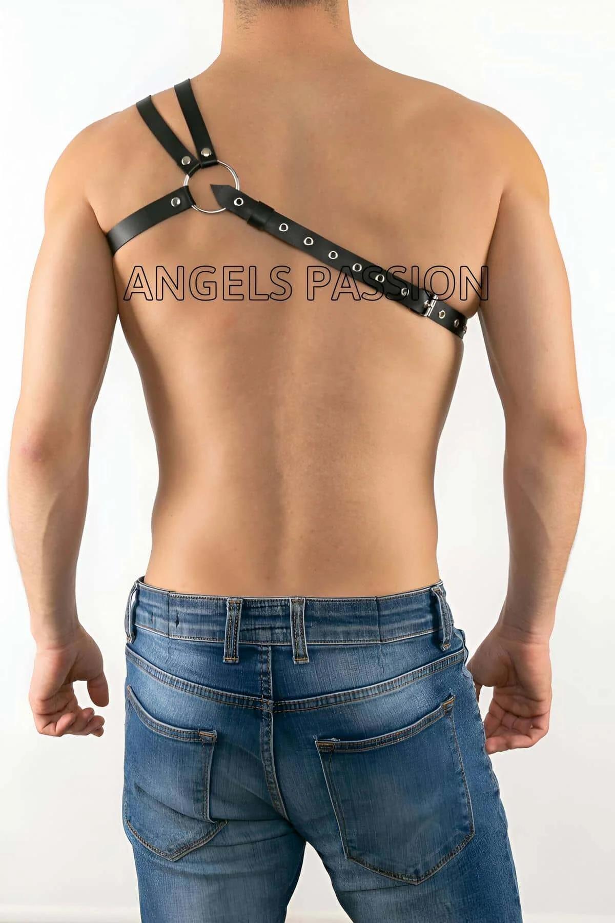siyah PU deri erkek harness tek omuz çift şerit detay gümüş metal toka