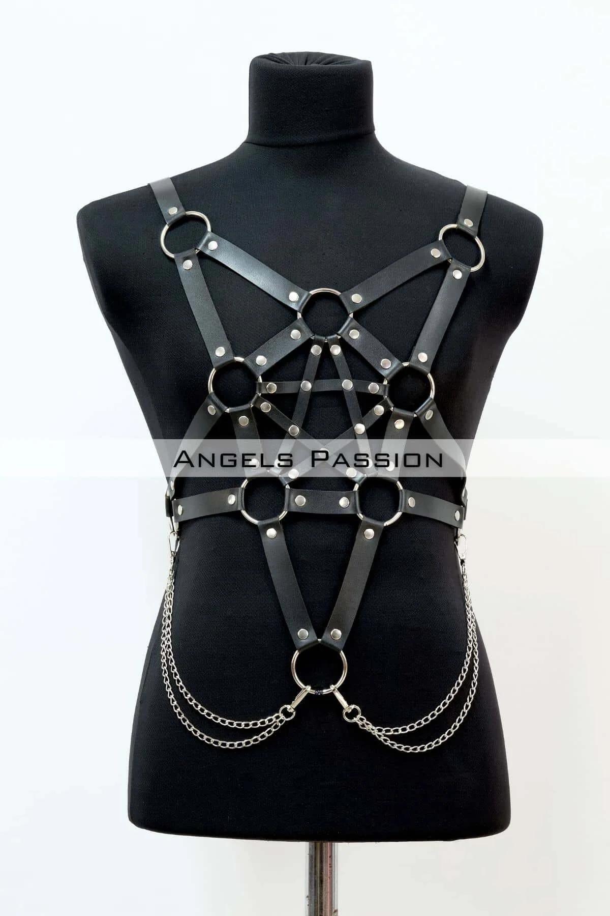 erkek clubwear harness bel zinciri ve alt O-ring gümüş donanım detayı