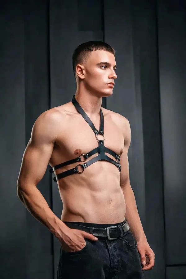 erkek siyah vegan deri göğüs harness gümüş O-halka ve D-halkalı boyun bandı Y-şekli şerit tasarımı