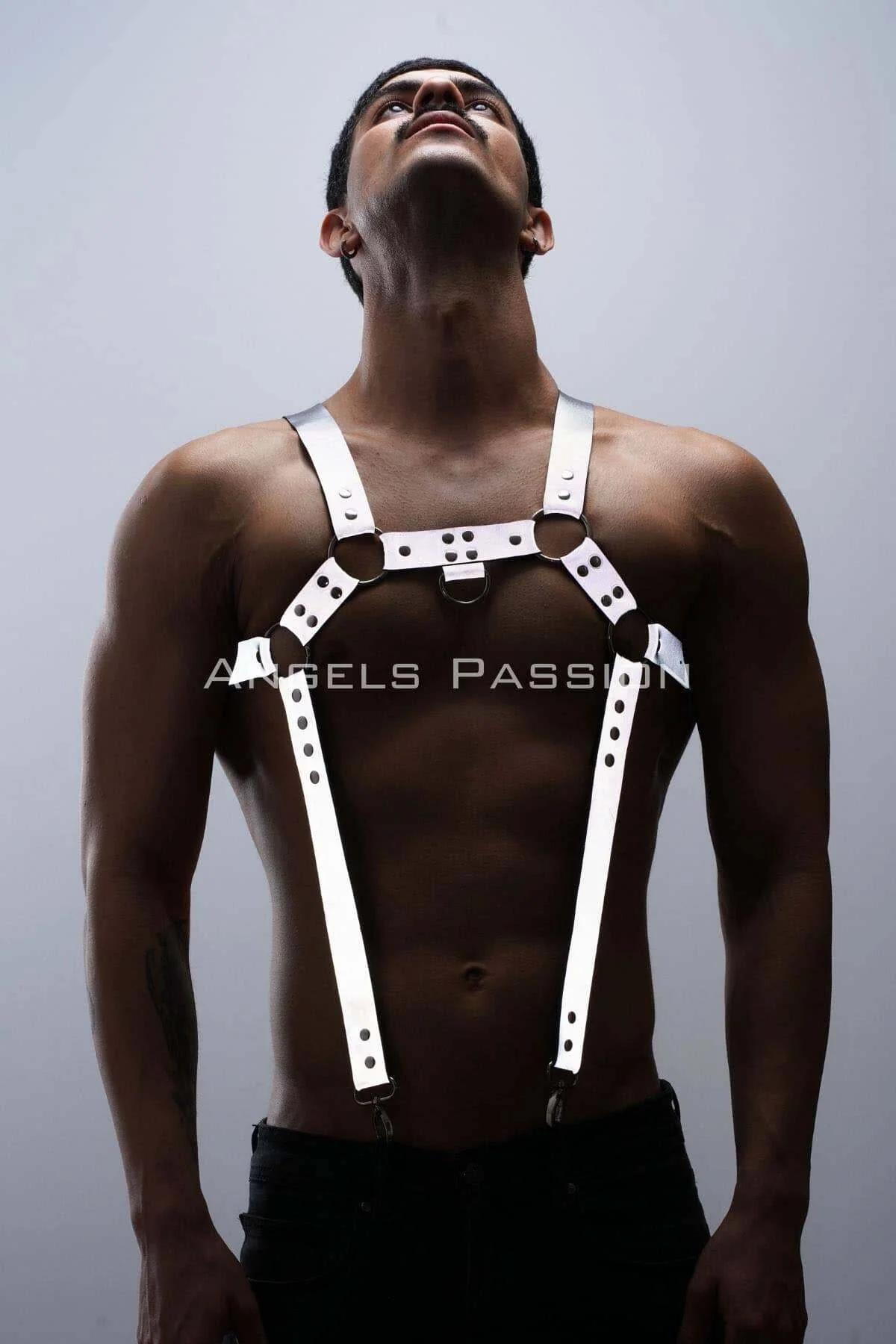 Reflektörlü erkek harness 3 cm bant genişliği ve krom çelik pantolon askısı kancaları detayı