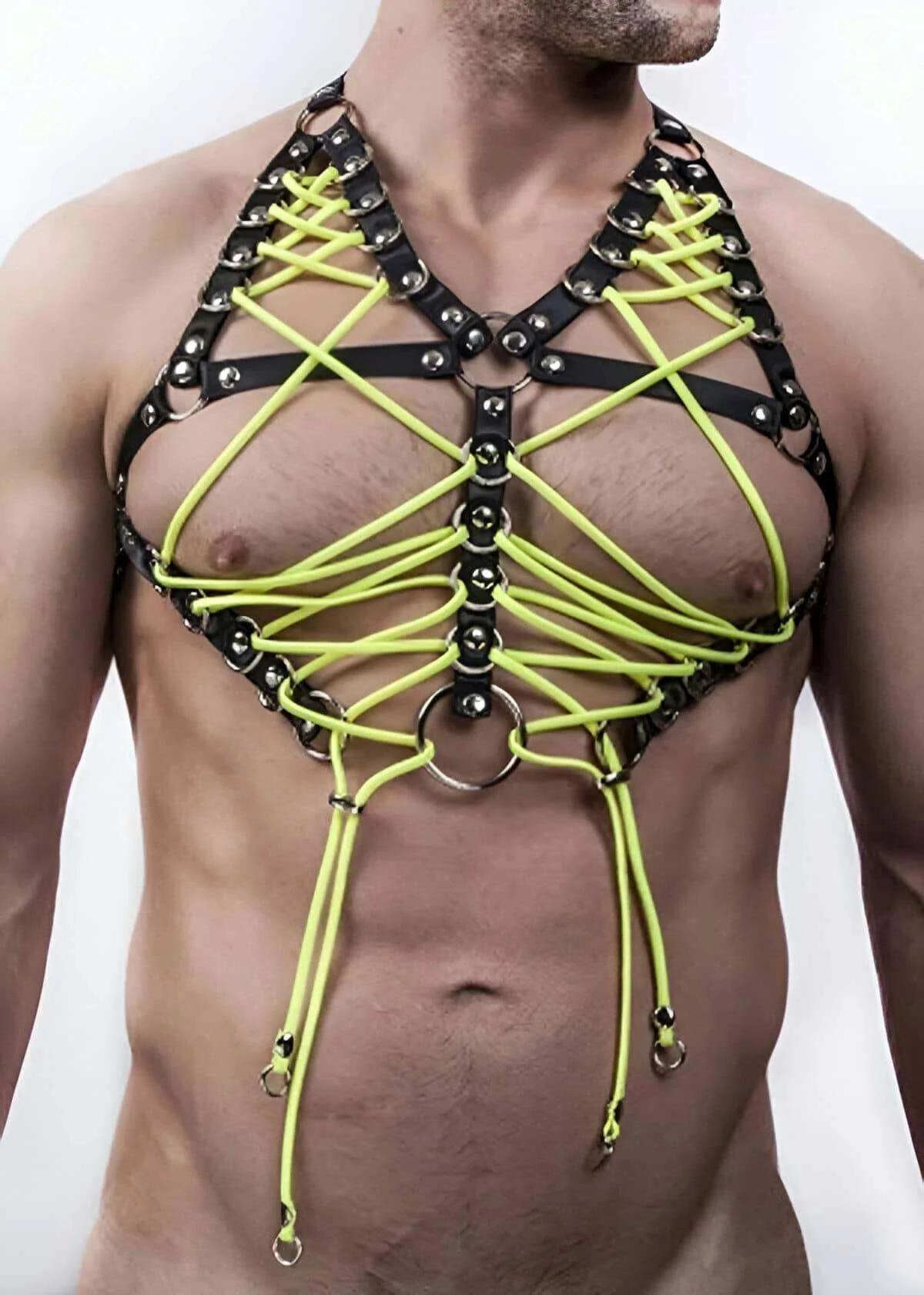 Erkek üst harness siyah vegan deri bant neon sarı lastik kordon gümüş O-ring detaylı
