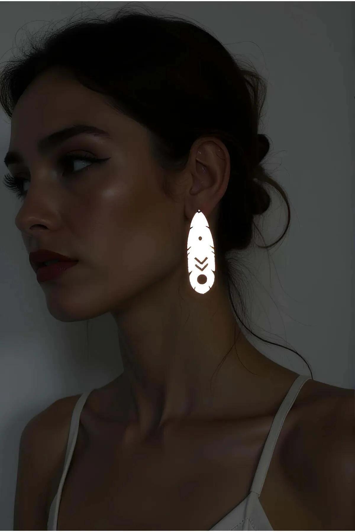 Beyaz reflektörlü boho küpe karanlıkta parlayan lazer kesim etnik geometrik oval tasarım
