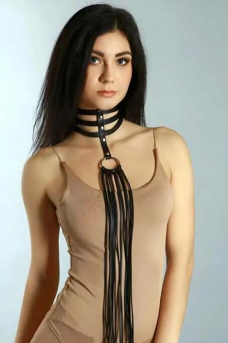 មគ្គុទ្ទេសក៍ខ្សែក Choker: ស្ទីល ការផ្គុំ និងការថែទាំ