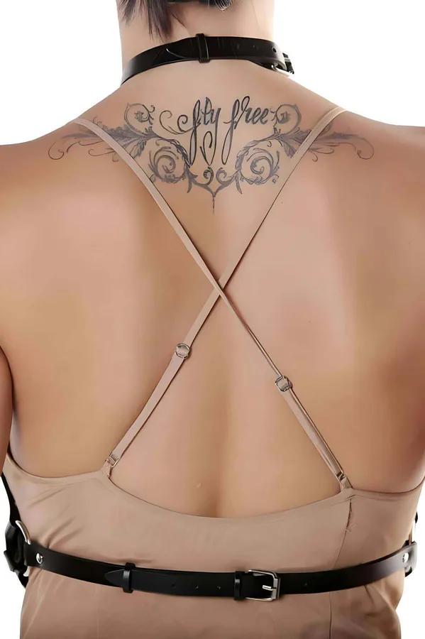 Siyah vegan deri bantlı ipli göğüs altı kemer harness, gümüş O-ring ve toka detayı, kafes yapı