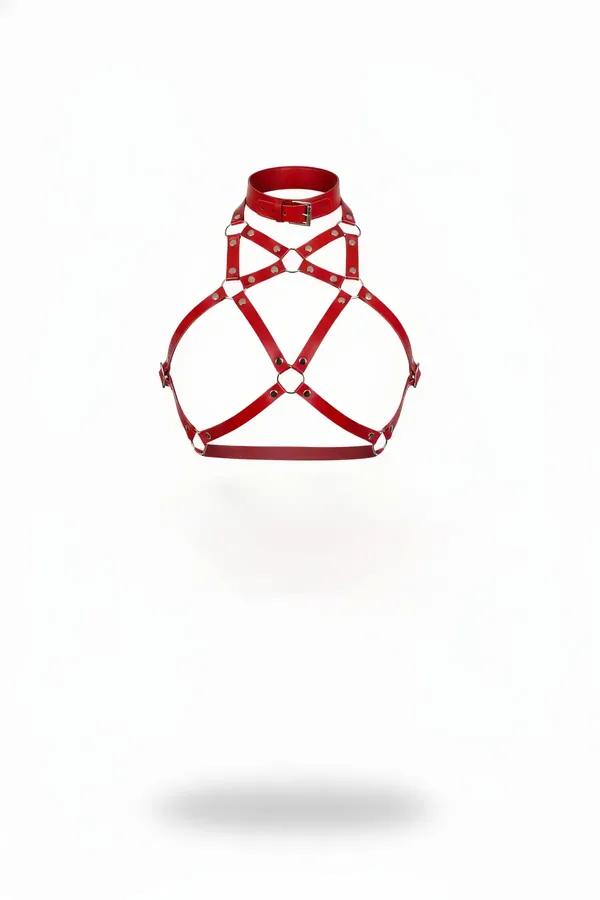 kırmızı suni deri kemer yakalı vücut harness çapraz bant geometrik tasarım gümüş O-ring metal toka detayı