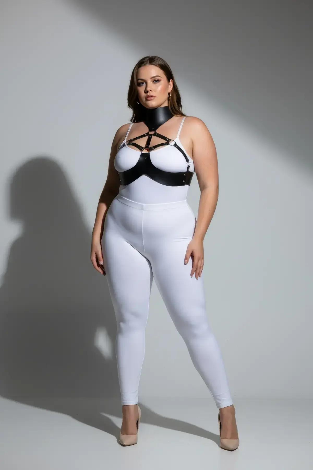 büyük beden siyah vegan deri harness takımı yüksek yakalı O-halka detaylı underbust bantlı
