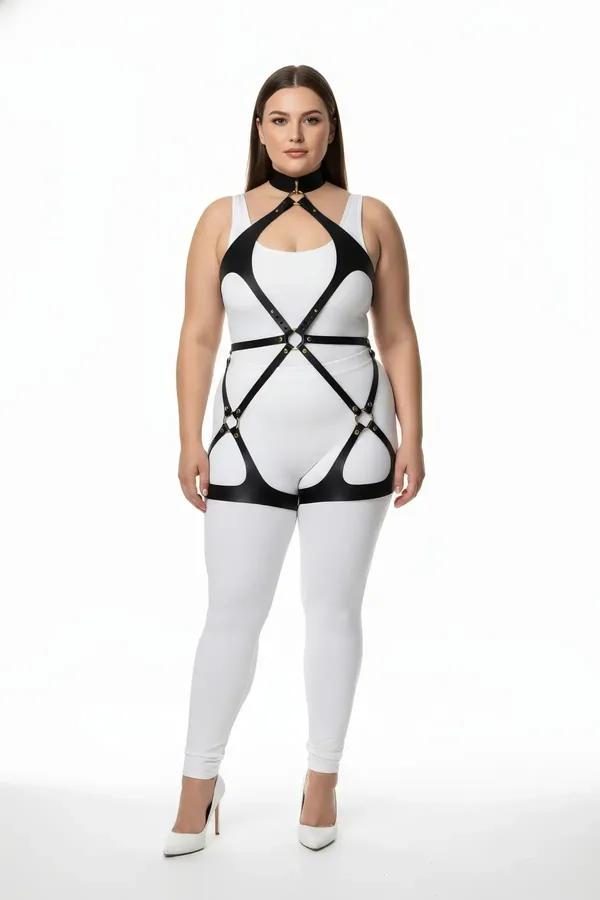 Büyük beden siyah vegan deri full body harness takım, altın O-ring ve X kesim bantlı, ayarlanabilir boyun choker