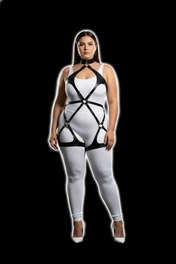 Büyük beden siyah vegan deri full body harness takım, altın O-ring ve X kesim bantlı, ayarlanabilir boyun choker