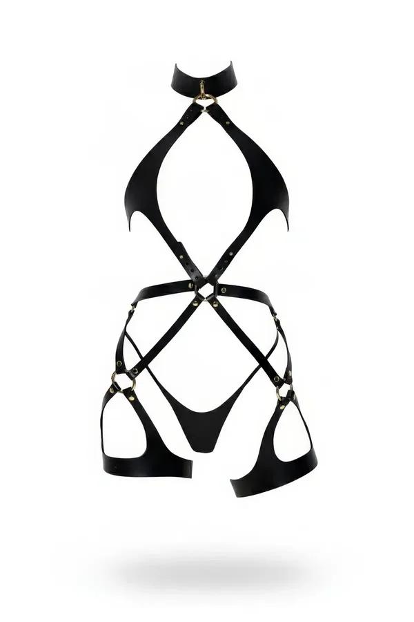 Siyah faux leather harness takım yüksek yaka altın O-halka detaylı çapraz bantlı thong külotlu set