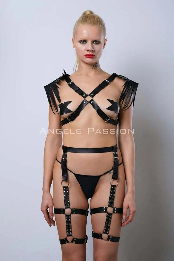 Püsküllü siyah vegan deri jartiyer harness takım, bacak harnesi ve O-ring detaylı tam set