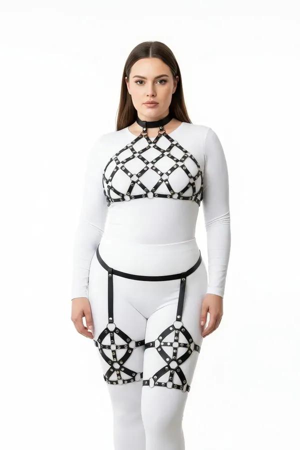 büyük beden siyah suni deri full body harness takım gümüş halka ve perçin detaylı elmas kafes jartiyerli