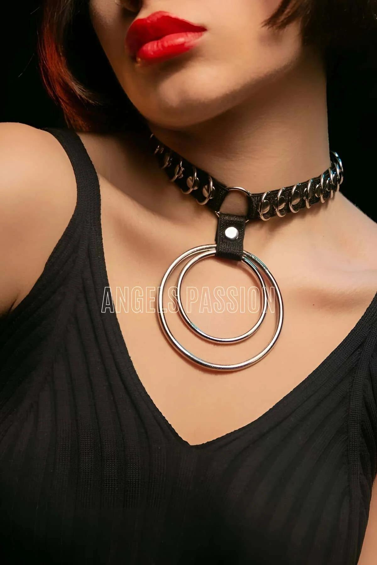 siyah vegan deri choker kolye gümüş zincir bantlı iç içe çift metal halka sarkıtlı