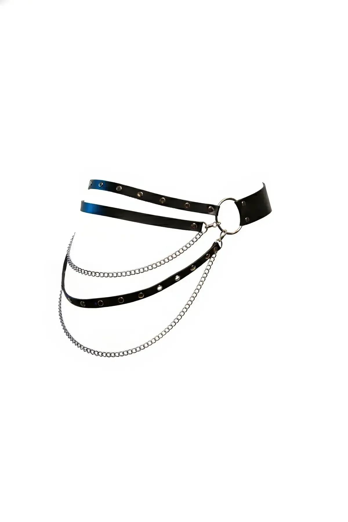 Siyah faux leather perçinli kemer gümüş O-ring tokalı ve üç sıra sarkık zincir detaylı kadın bel aksesuar