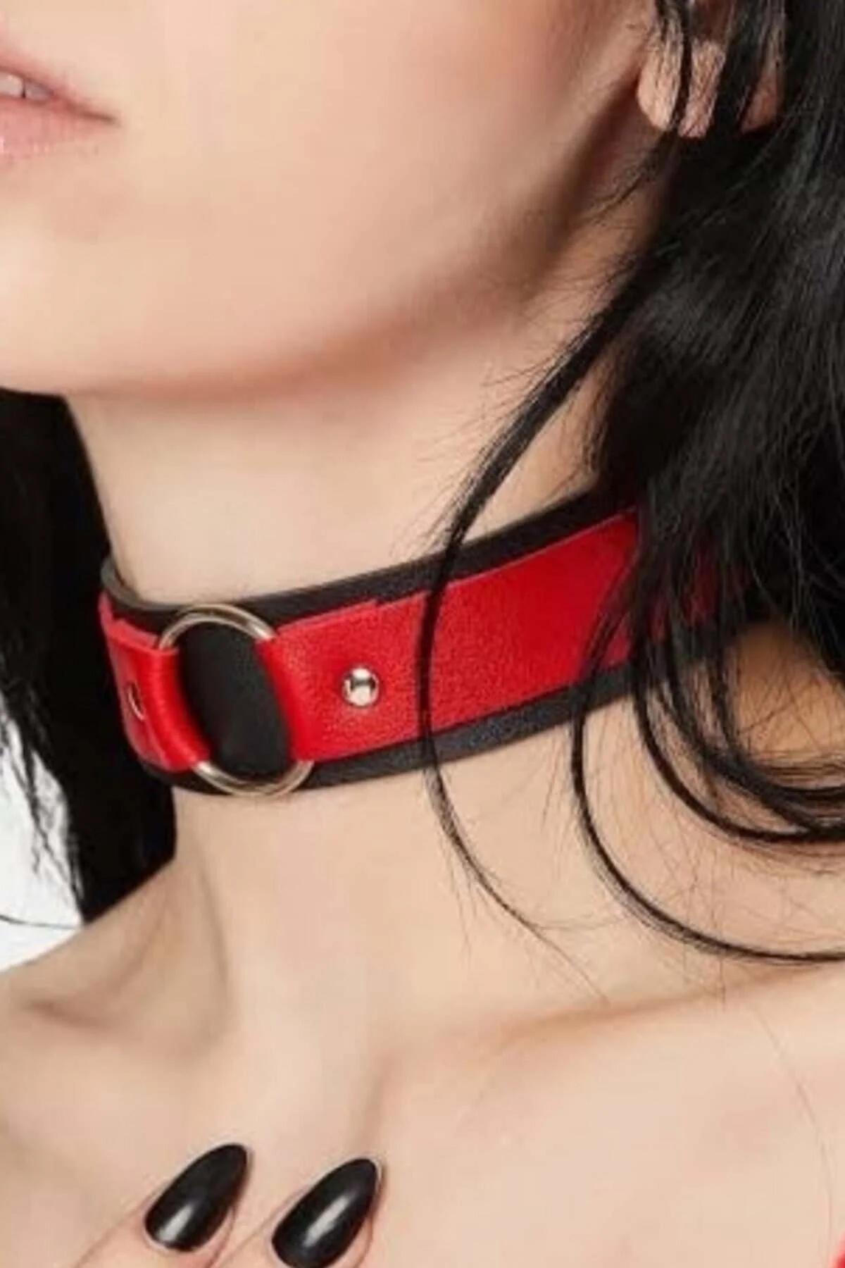 kırmızı siyah vegan deri choker tasma gümüş O-halka ve perçin detaylı boyun aksesuarı