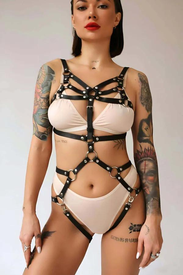 siyah vegan deri harness kelepçe takımı gümüş O-ring ve perçinli göğüs bel bacak bantları