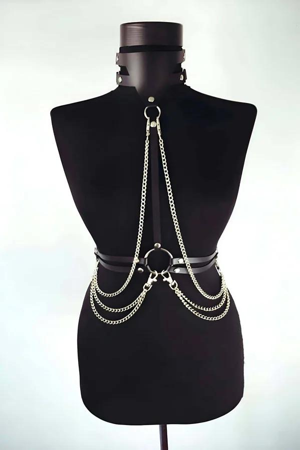 siyah suni deri göğüs harness altın zincir drapajlı choker ve bel bantlı tam vücut aksesuar