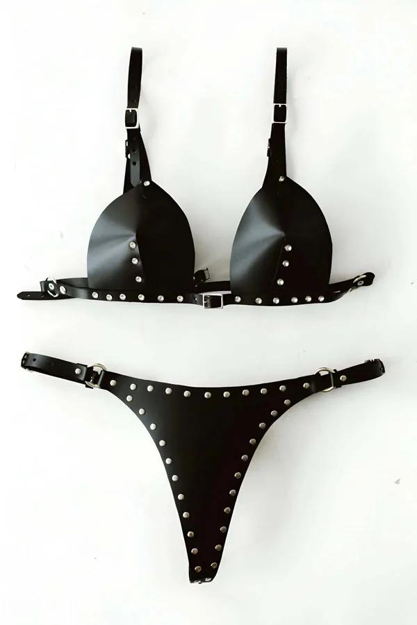 siyah vegan deri perçinli harness takım üçgen bra ve harness külot gümüş metal perçin detaylı set