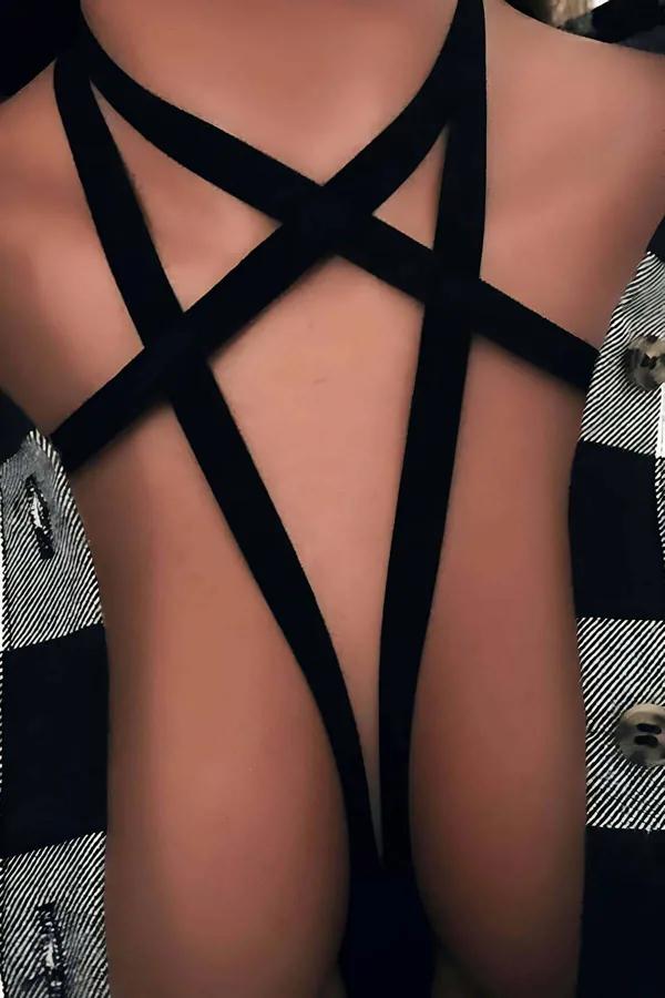 siyah lastik göğüs harness çapraz bantlı yıldız desen ekose gömlek üzeri