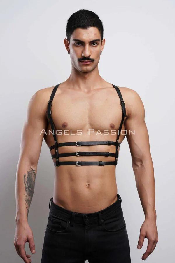 siyah vegan deri 3 sıralı erkek göğüs harness gümüş toka t-shirt üzeri aksesuar