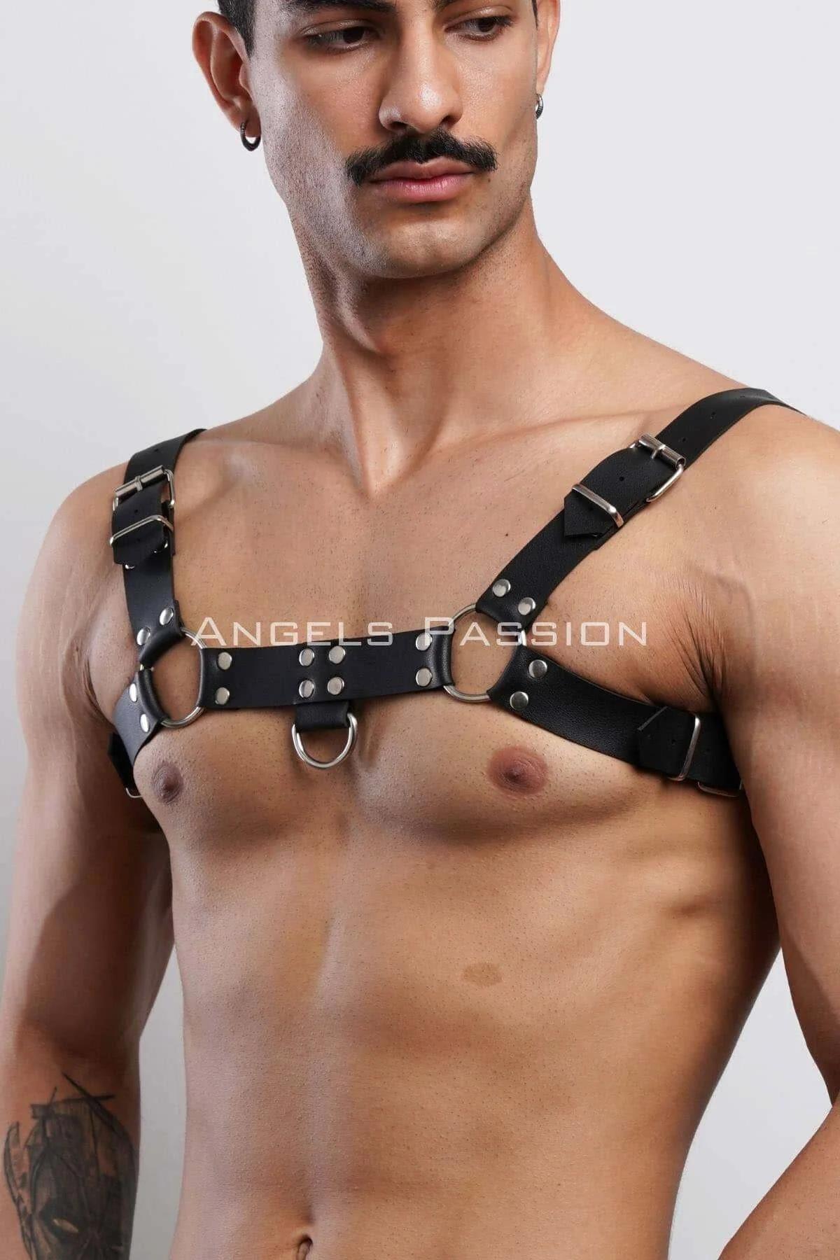 siyah vegan deri erkek bulldog göğüs harness gümüş O-ring D-ring ve rivet detay