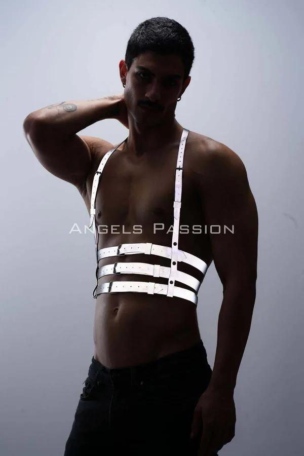 reflektörlü beyaz bantlı erkek göğüs harness clubwear, 3 yatay bant ve boyun askısı, gunmetal metal toka