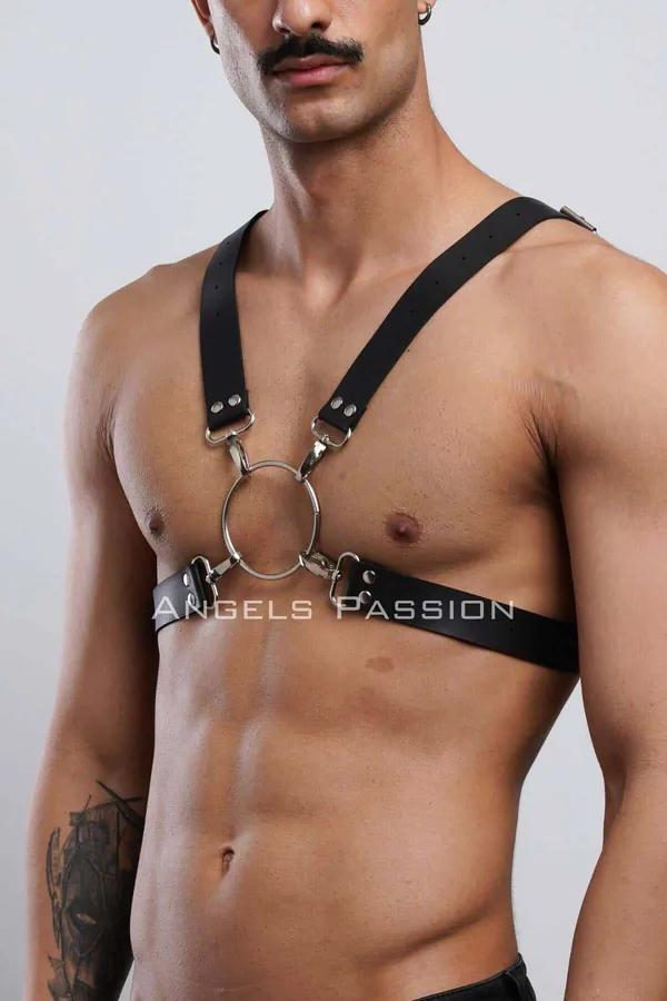 Siyah vegan deri X göğüs erkek harness gümüş O-halka ve D-halka toka detayı, clubwear