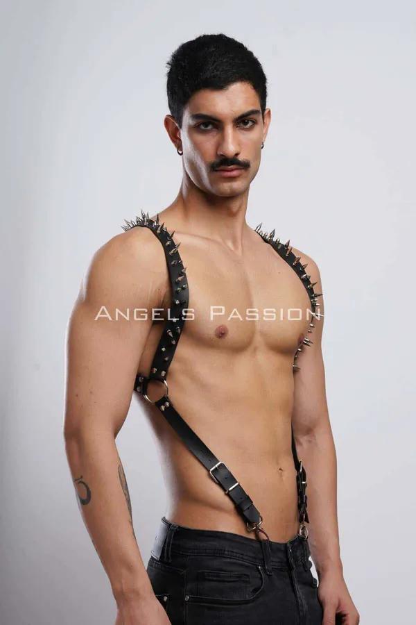 siyah vegan deri erkek göğüs harness çivi detaylı omuz bandı ve gümüş toka clubwear