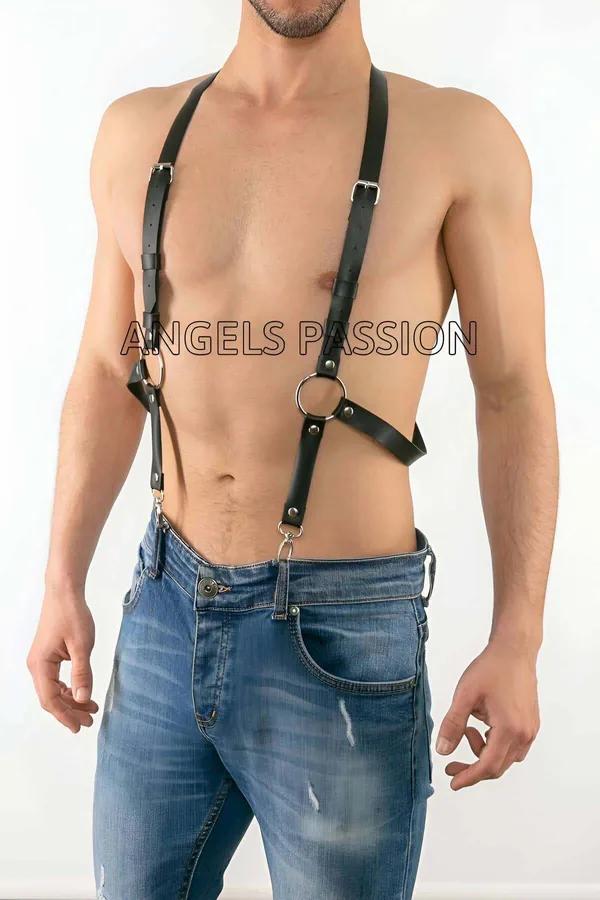 siyah suni deri erkek pantolon harness askısı göğüs ortasında gümüş O-ring ve toka ile