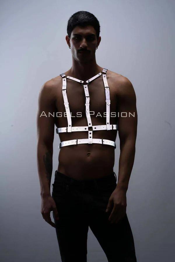 beyaz reflektörlü vegan deri erkek göğüs harness clubwear gümüş toka perçin detay
