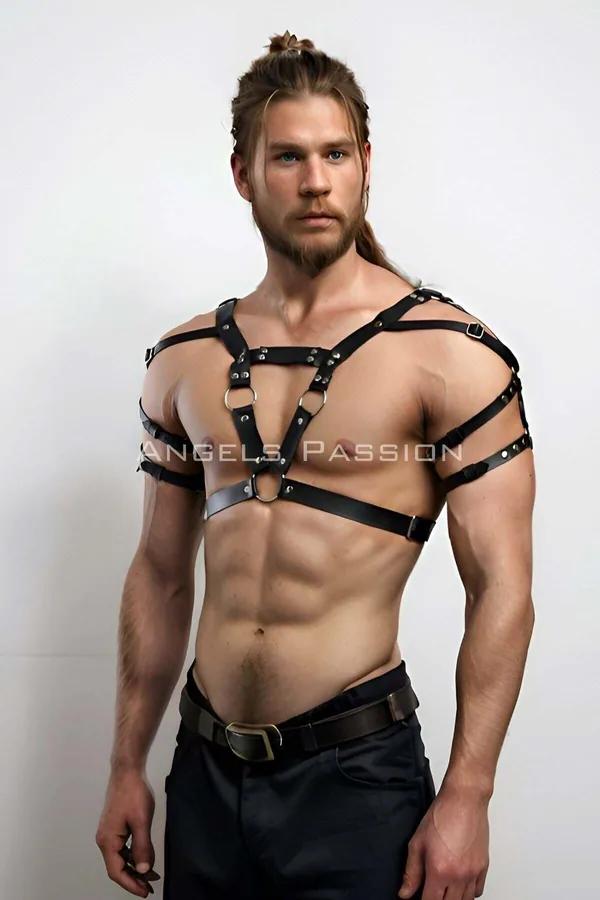 siyah vegan deri viking erkek harness, gümüş O-ring ve çapraz omuz bantlı göğüs takımı, cosplay partywear
