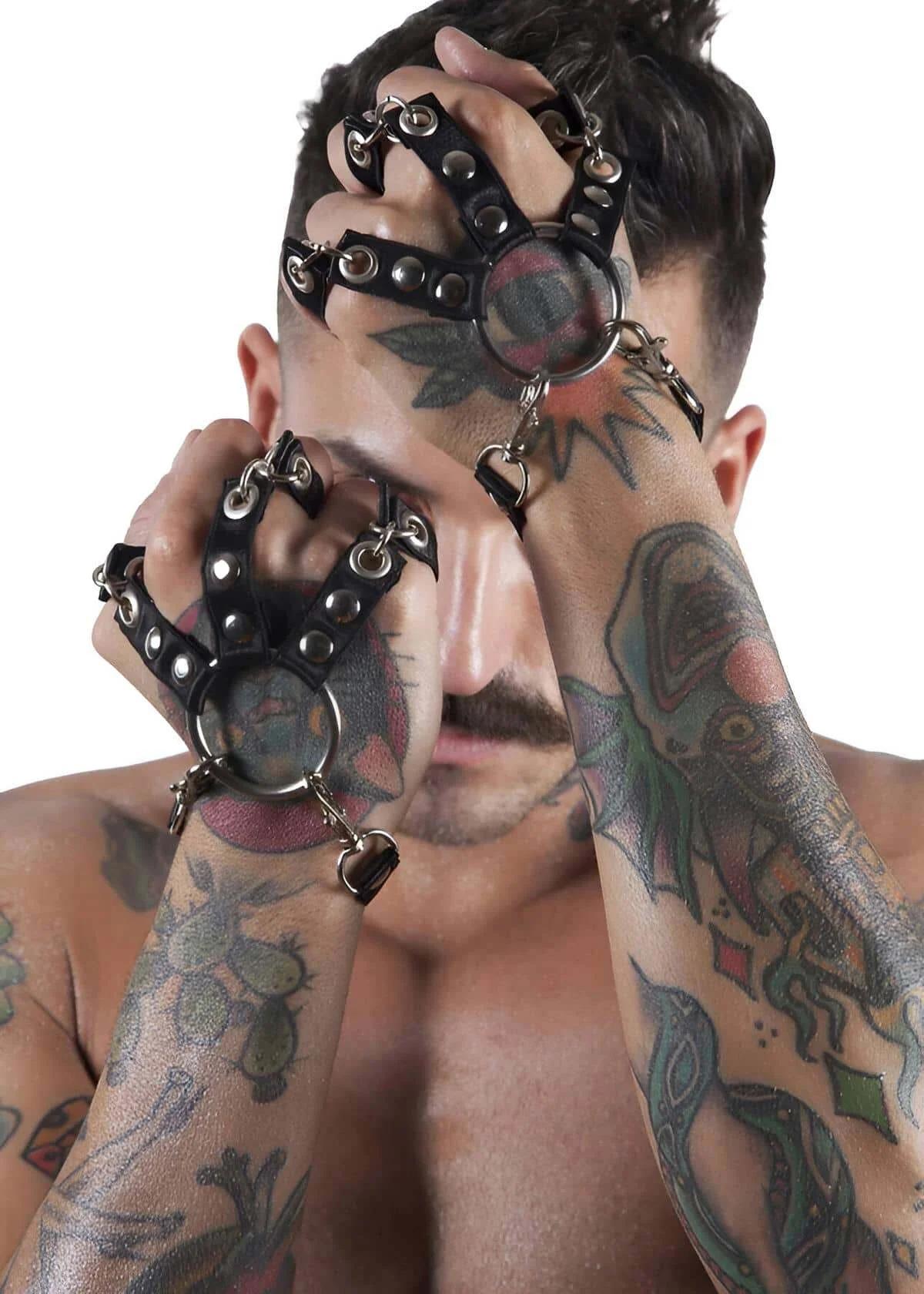 Siyah lastik harness eldiven gümüş O-halka ve metal perçinli parmaksız erkek aksesuar