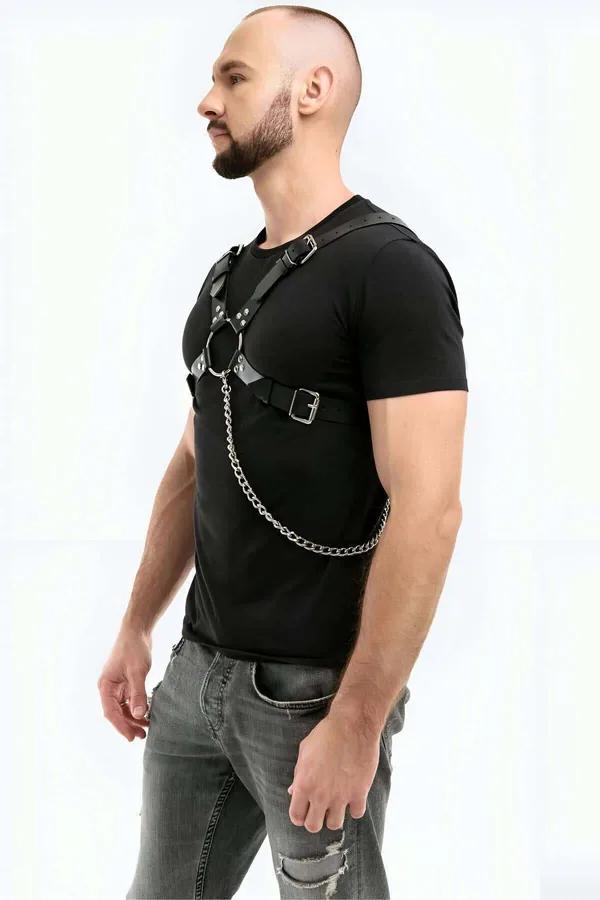 siyah vegan deri erkek göğüs harness gümüş O-ring ve zincir detayı X-form kesim